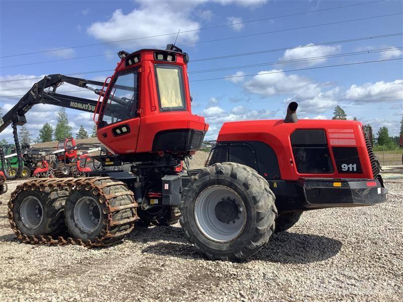 Komatsu 911 Combine forestiere