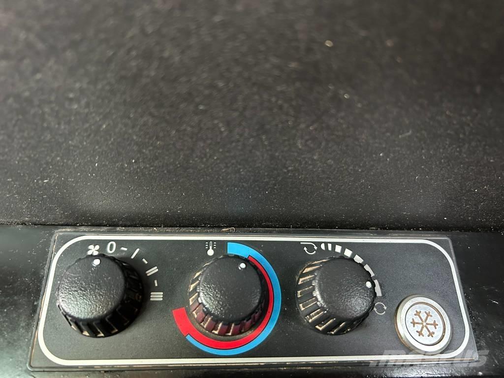 JCB 8085 ZTS Excavatoare 7t - 12t