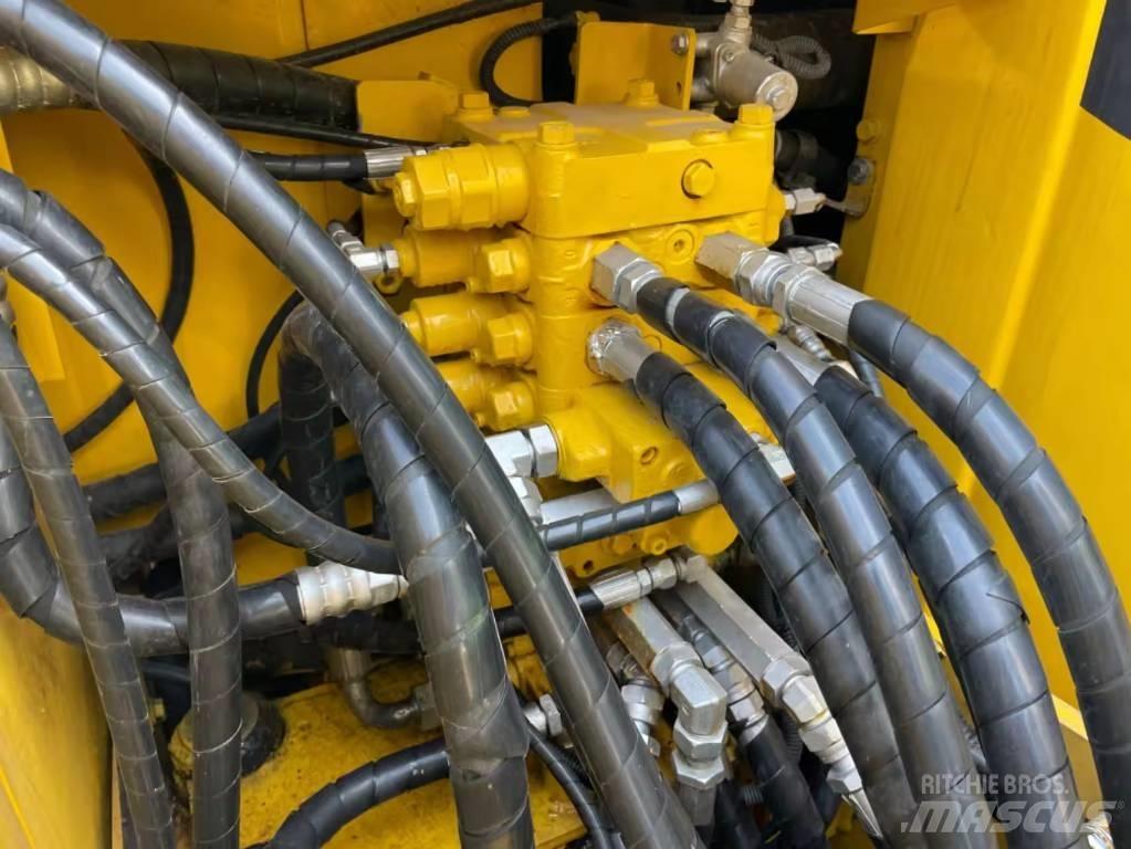 Komatsu PC 120 Excavatoare pe șenile
