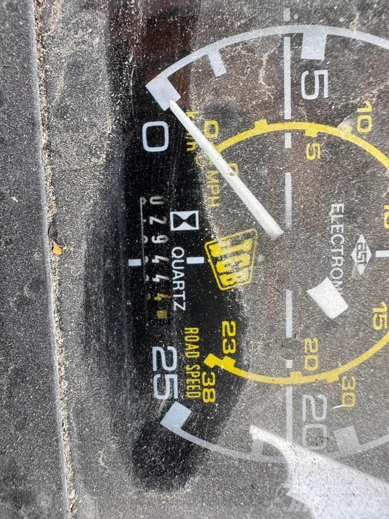 JCB 3CX 4x4 Buldoexcavatoare