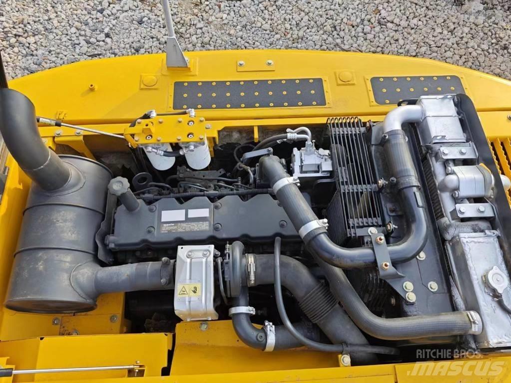 Komatsu PC 200 Excavatoare pe șenile
