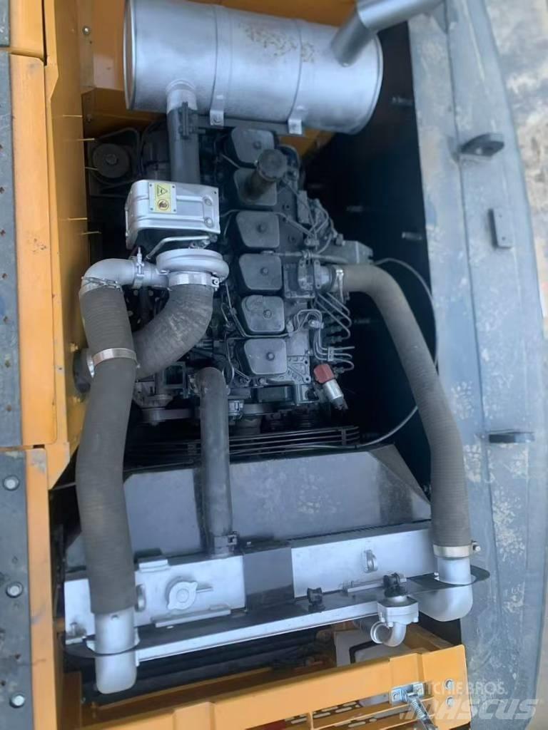 Hyundai R220LC-9S Excavatoare pe șenile
