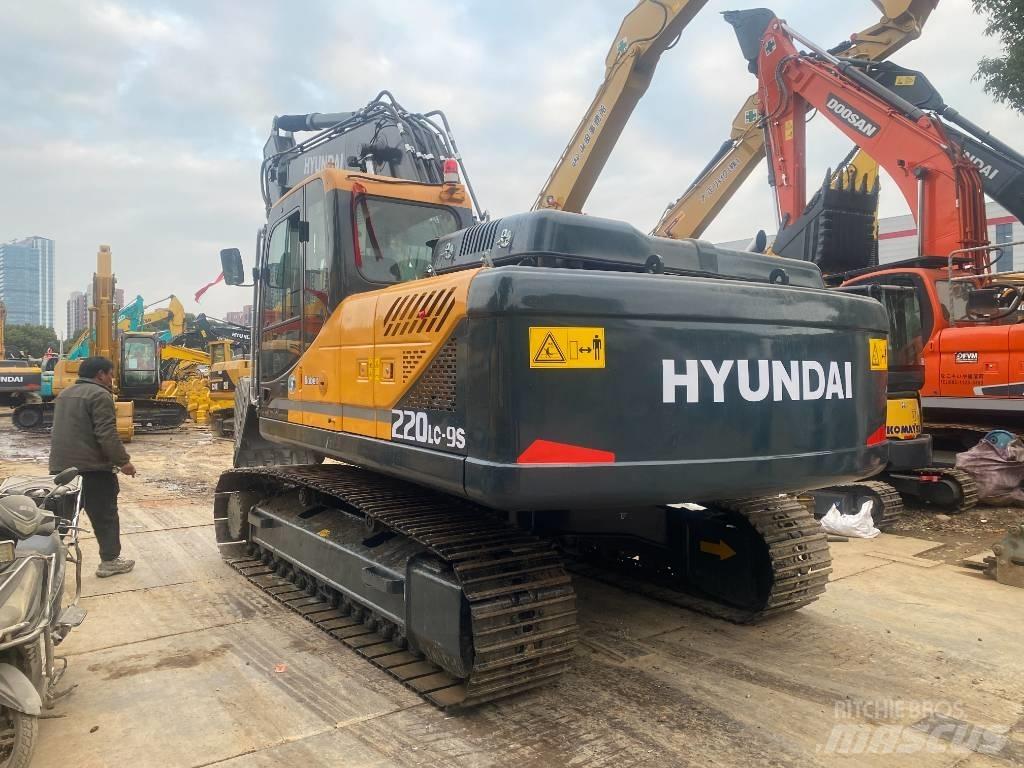 Hyundai R220LC-9S Excavatoare pe șenile
