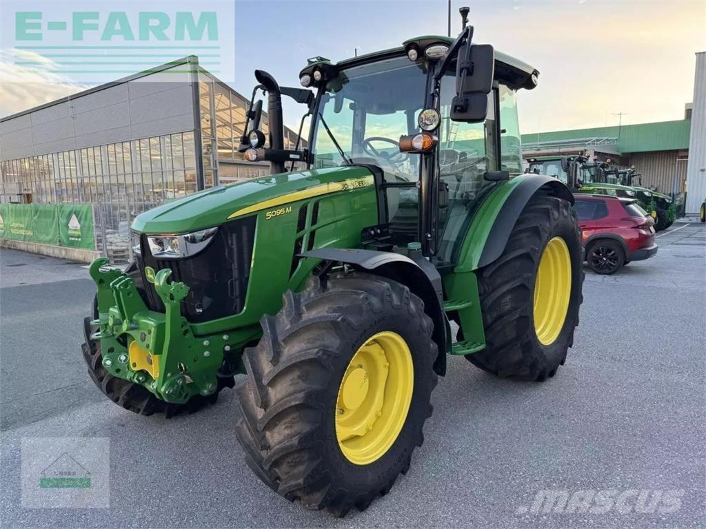 John Deere 5095 m Tractoare