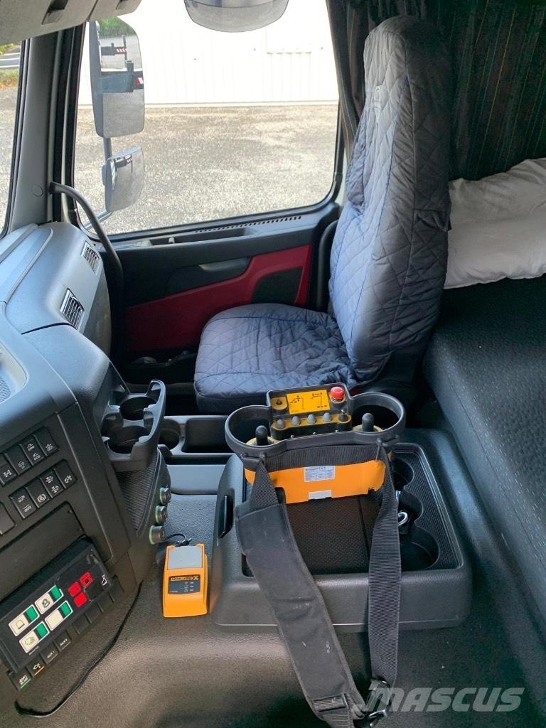 Bronto S90HLA Platforme aeriene montate pe camion