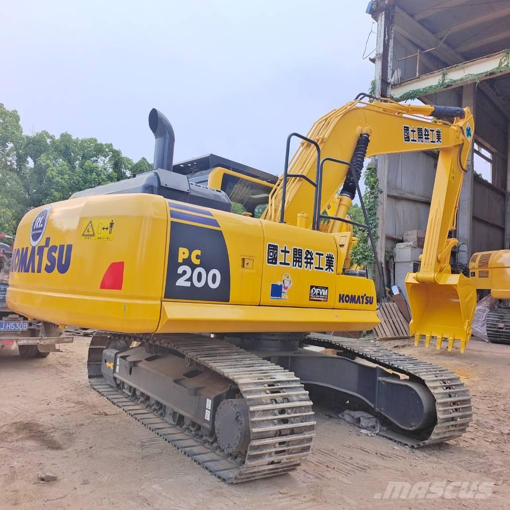 Komatsu PC 200 Excavatoare pe șenile
