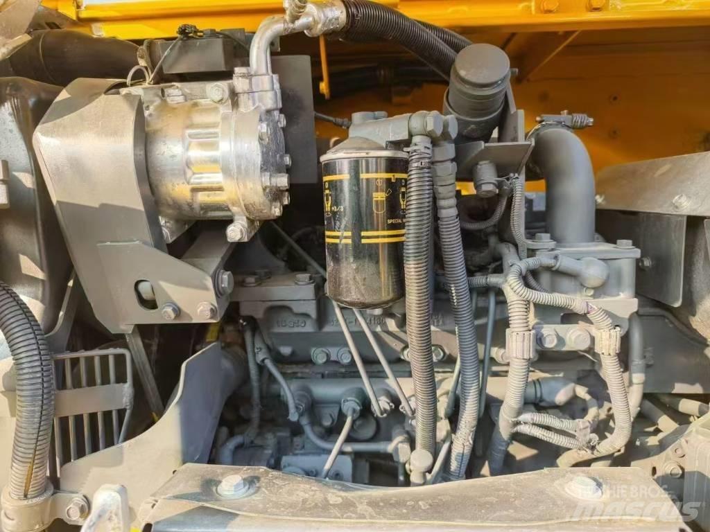 Komatsu 70-8 Excavatoare pe șenile
