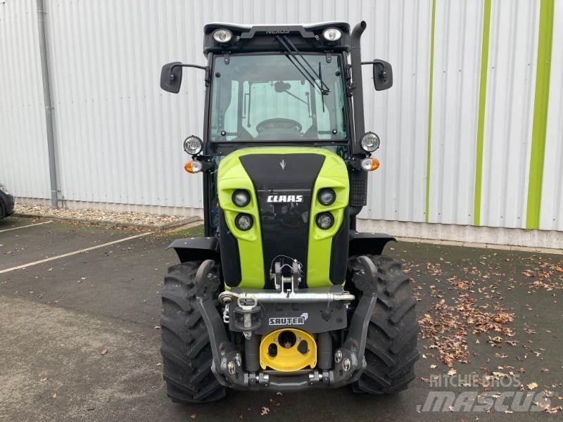 CLAAS NEXOS 240 M Tractoare