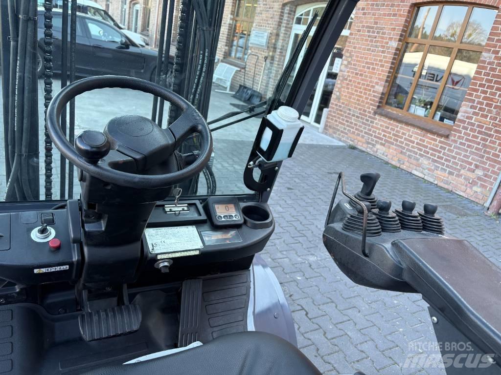 Toyota 06-8FDF30 Stivuitor diesel