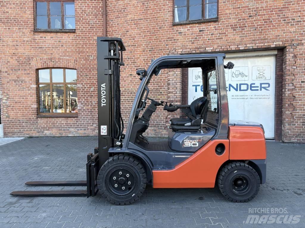 Toyota 06-8FDF30 Stivuitor diesel