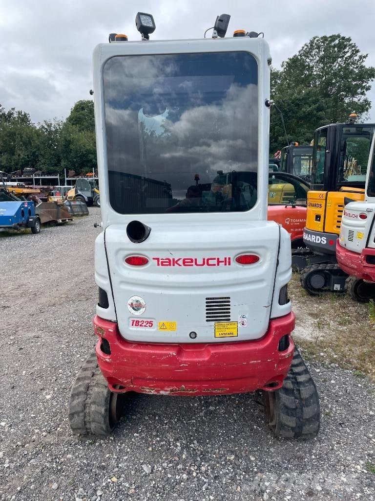 Takeuchi TB 225 Mini excavatoare < 7t