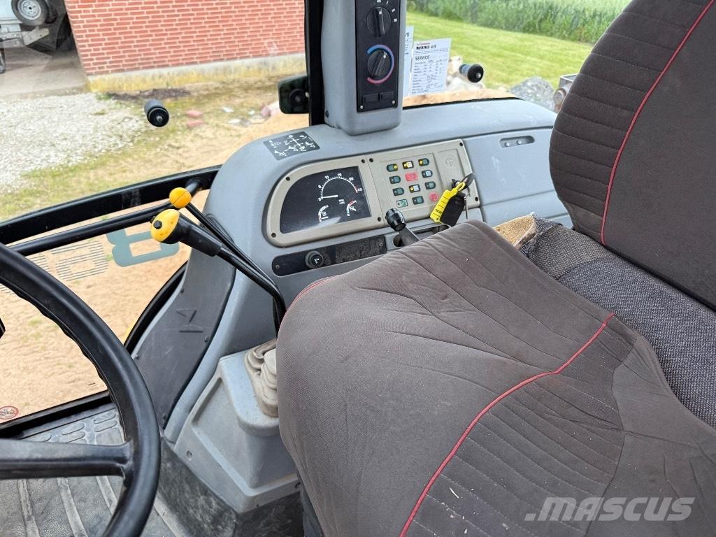 Fermec 860 Buldoexcavatoare