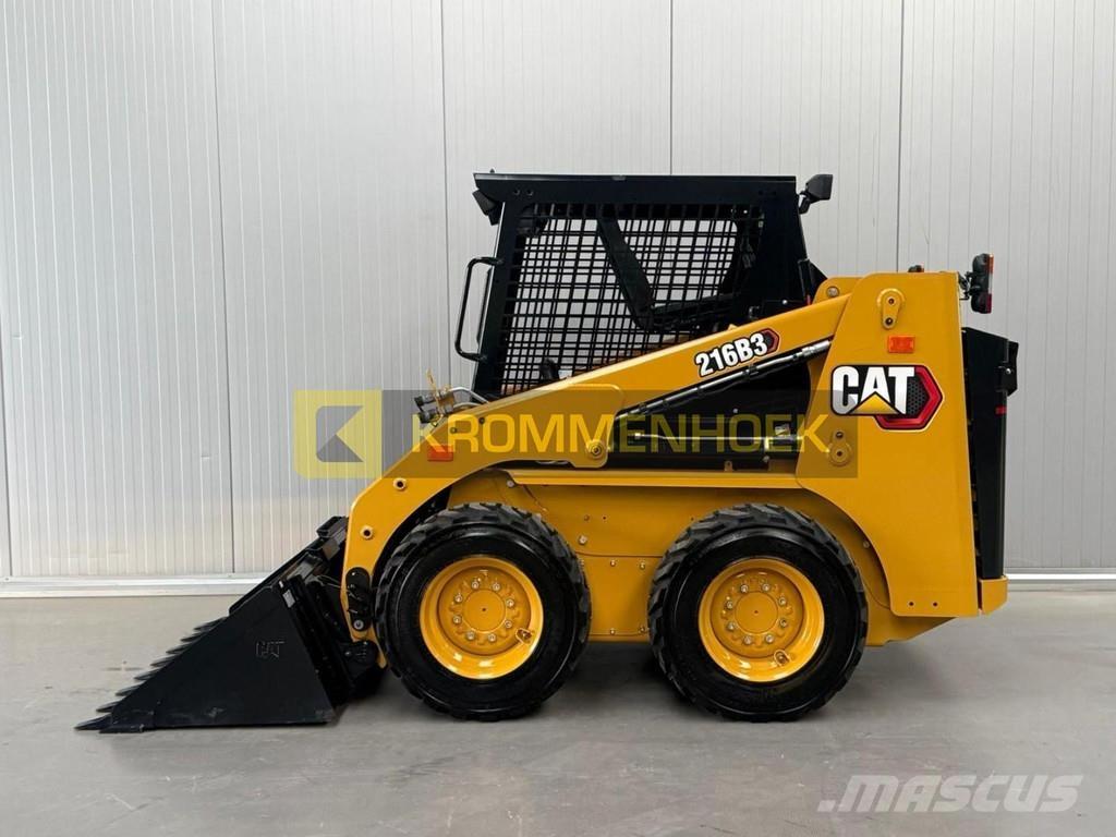 CAT 216 B3 Mini incarcator