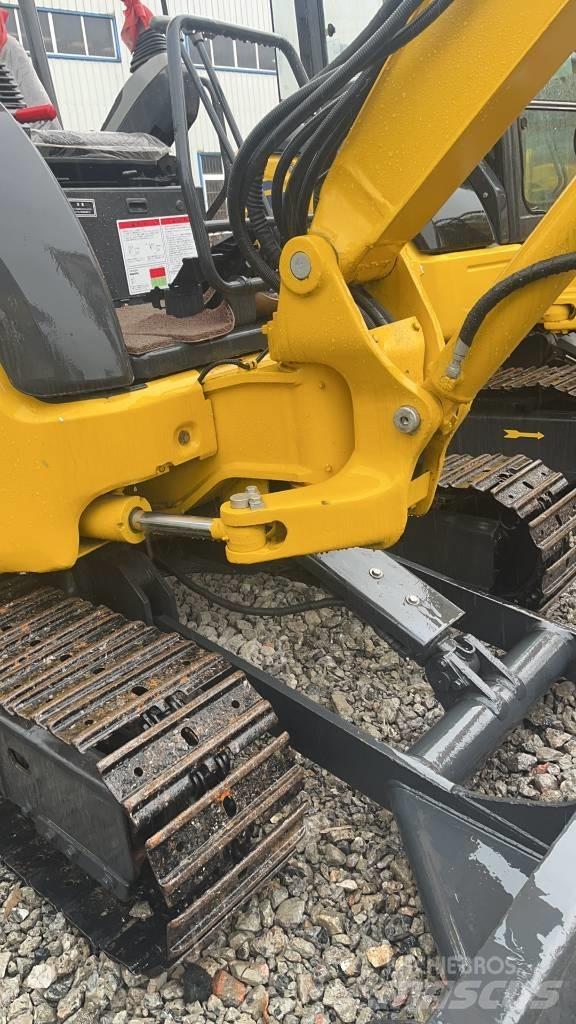 Komatsu PC 30 Excavatoare pe șenile
