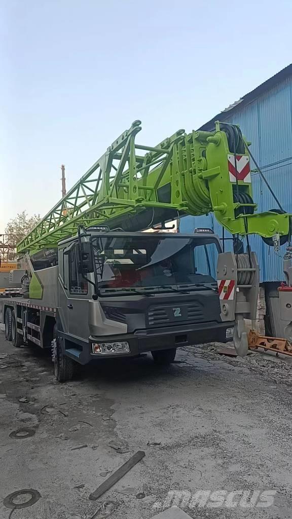 Zoomlion 25吨 Macara pentru orice teren