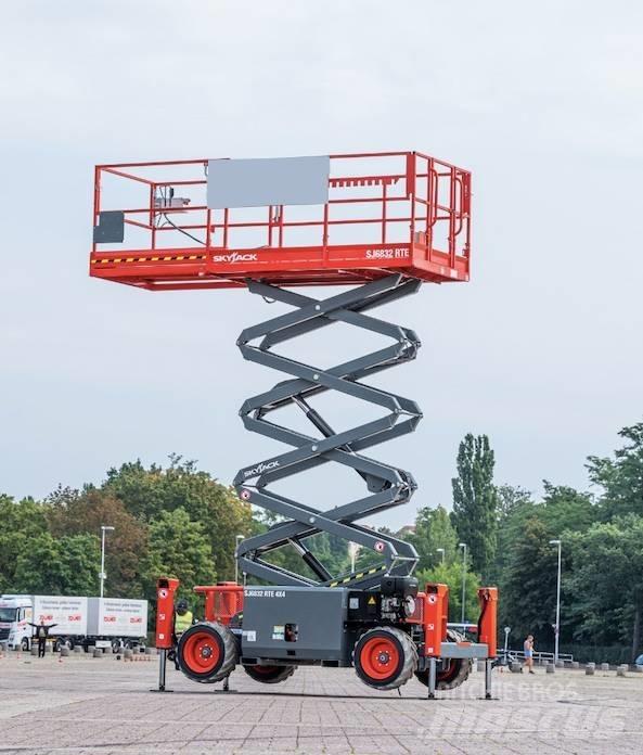 SkyJack 6832RTE Platforme foarfeca