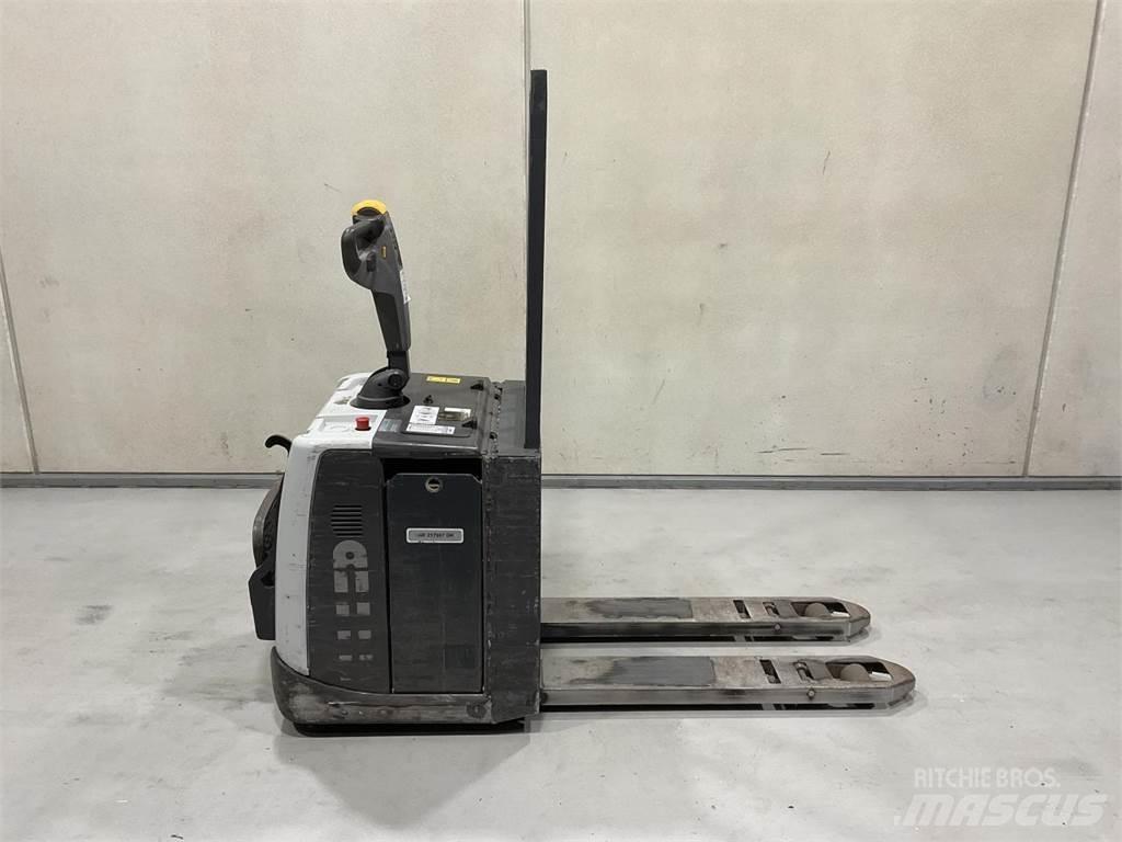 Atlet PMR200P Transpaleta cu platforma