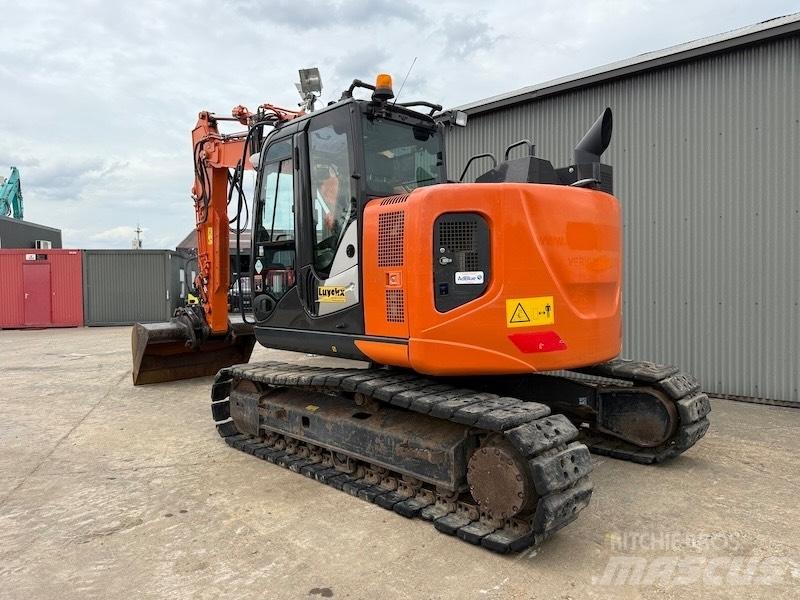 Hitachi ZX 135 US-6 Excavatoare pe șenile
