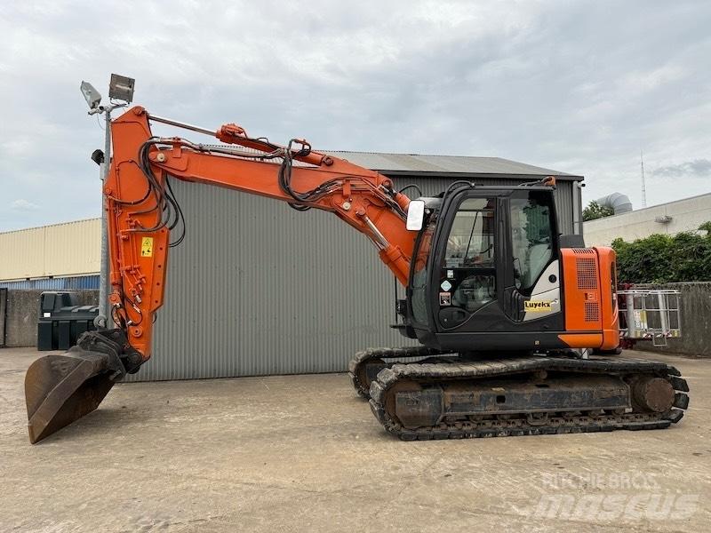 Hitachi ZX 135 US-6 Excavatoare pe șenile

