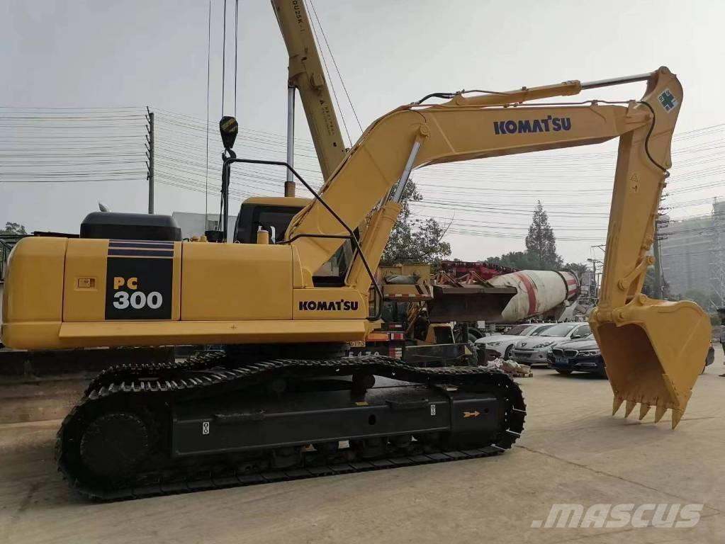 Komatsu PC 300 Excavatoare pe șenile
