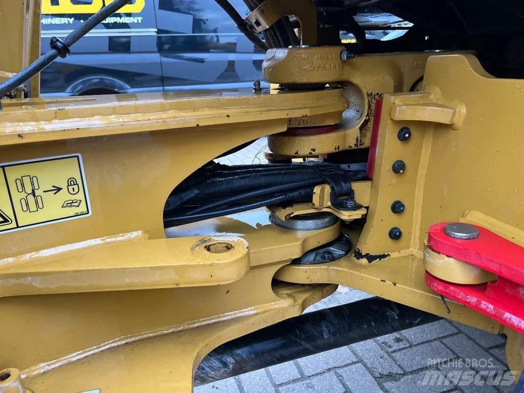 CAT 908M Incarcator pe pneuri
