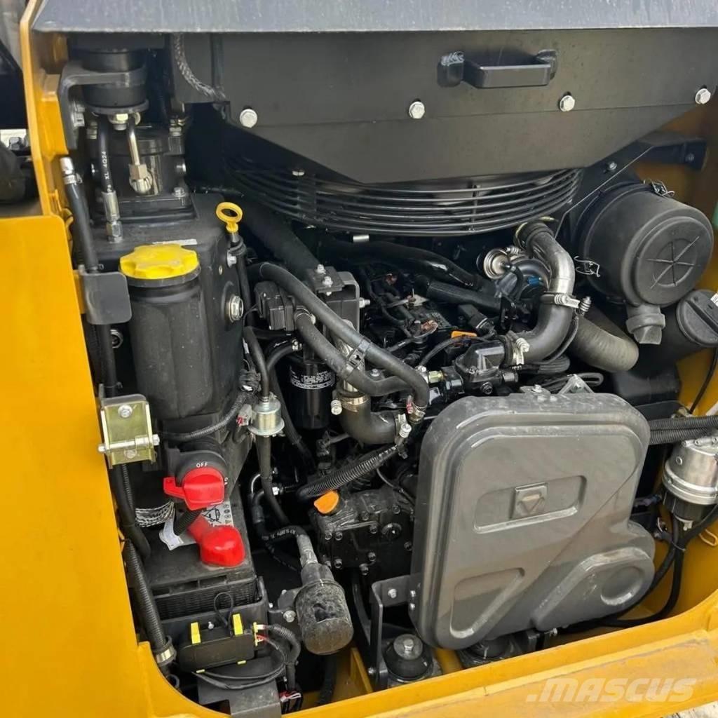 XCMG XC7-TV12 Mini incarcator