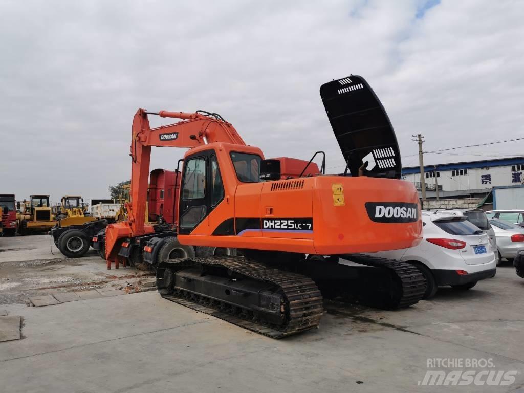 Doosan DH225 Excavatoare pe șenile
