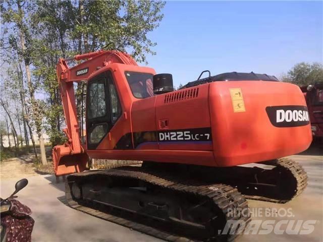 Doosan DH225 Excavatoare pe șenile
