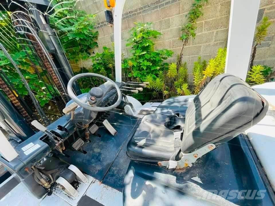 TCM FD100Z8 Stivuitor diesel