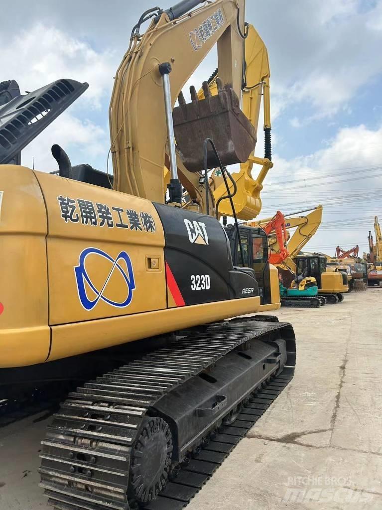 CAT CAT323D Excavatoare pe șenile

