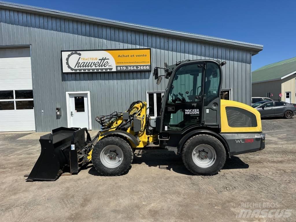 Wacker Neuson WL 38 Incarcator pe pneuri