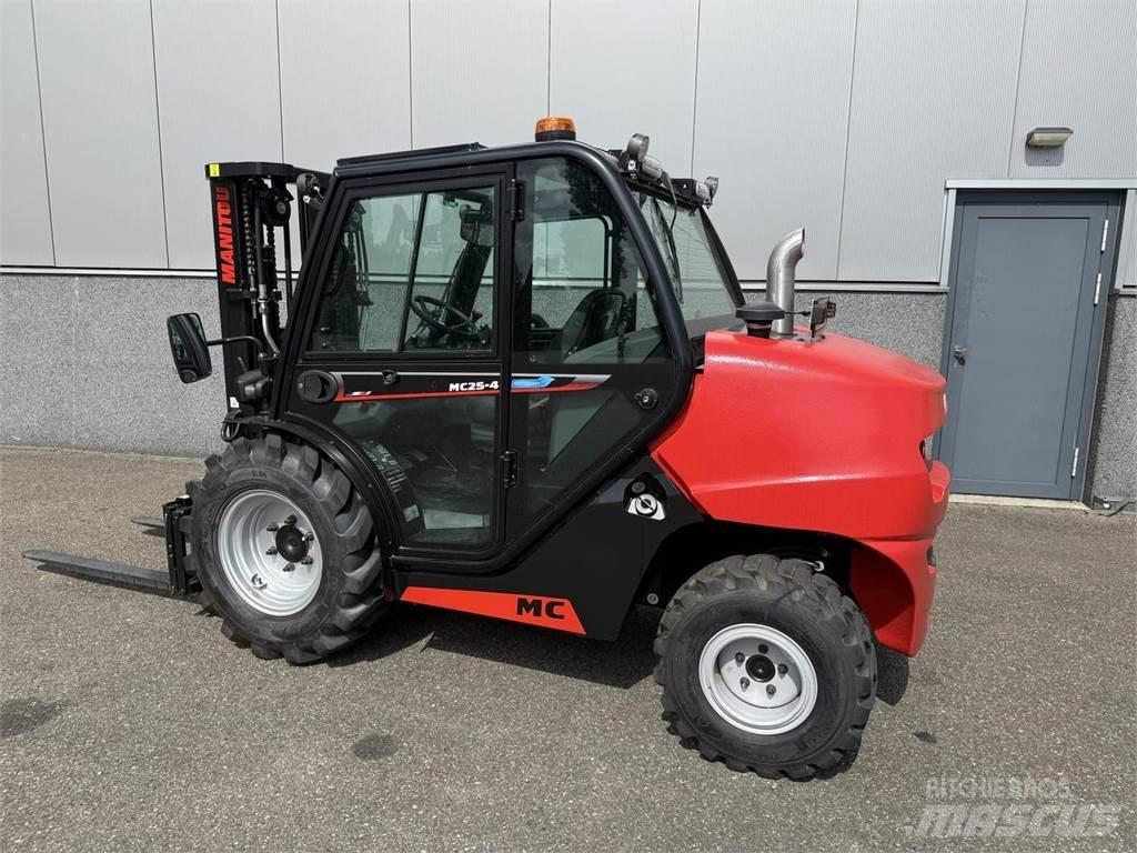 Manitou MC25-4 Masini de teren dificil