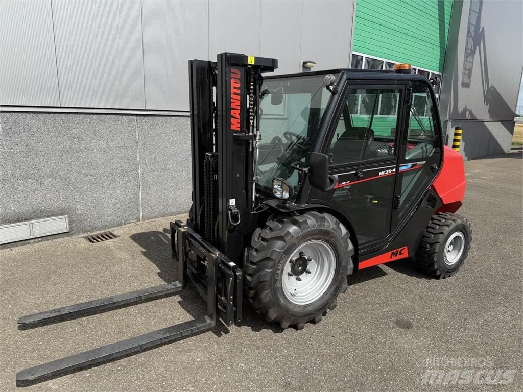 Manitou MC25-4 Masini de teren dificil