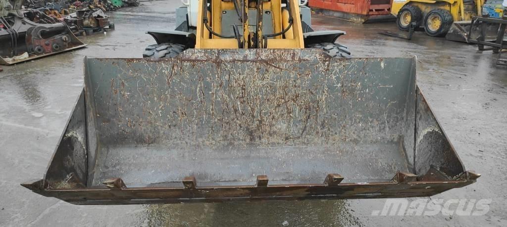 Liebherr L 506 Incarcator pe pneuri
