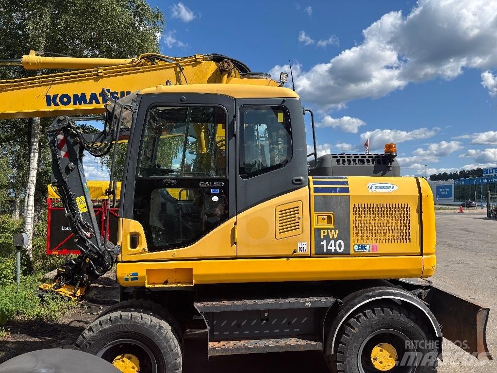 Komatsu PW 140-7 Excavatoare cu roti