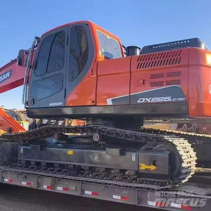 Doosan DX225LC-9C Excavatoare pe șenile
