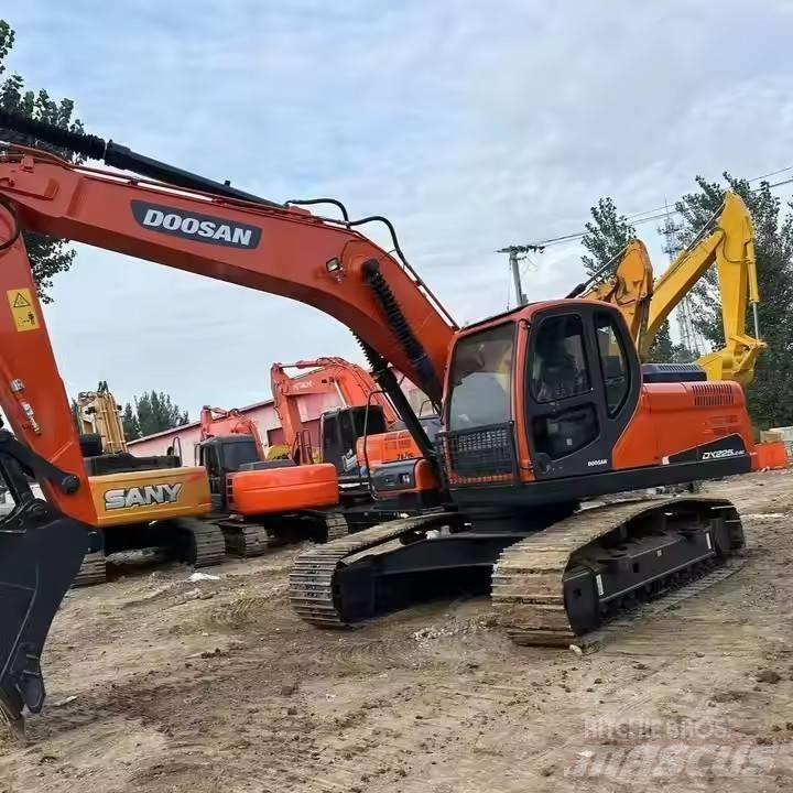 Doosan DX225LC-9C Excavatoare pe șenile
