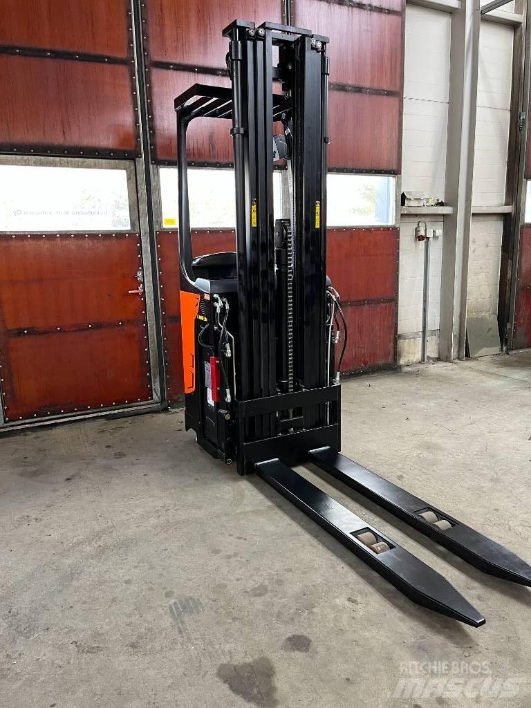 Rocla SST12AC Transpaleti autopropulsanti