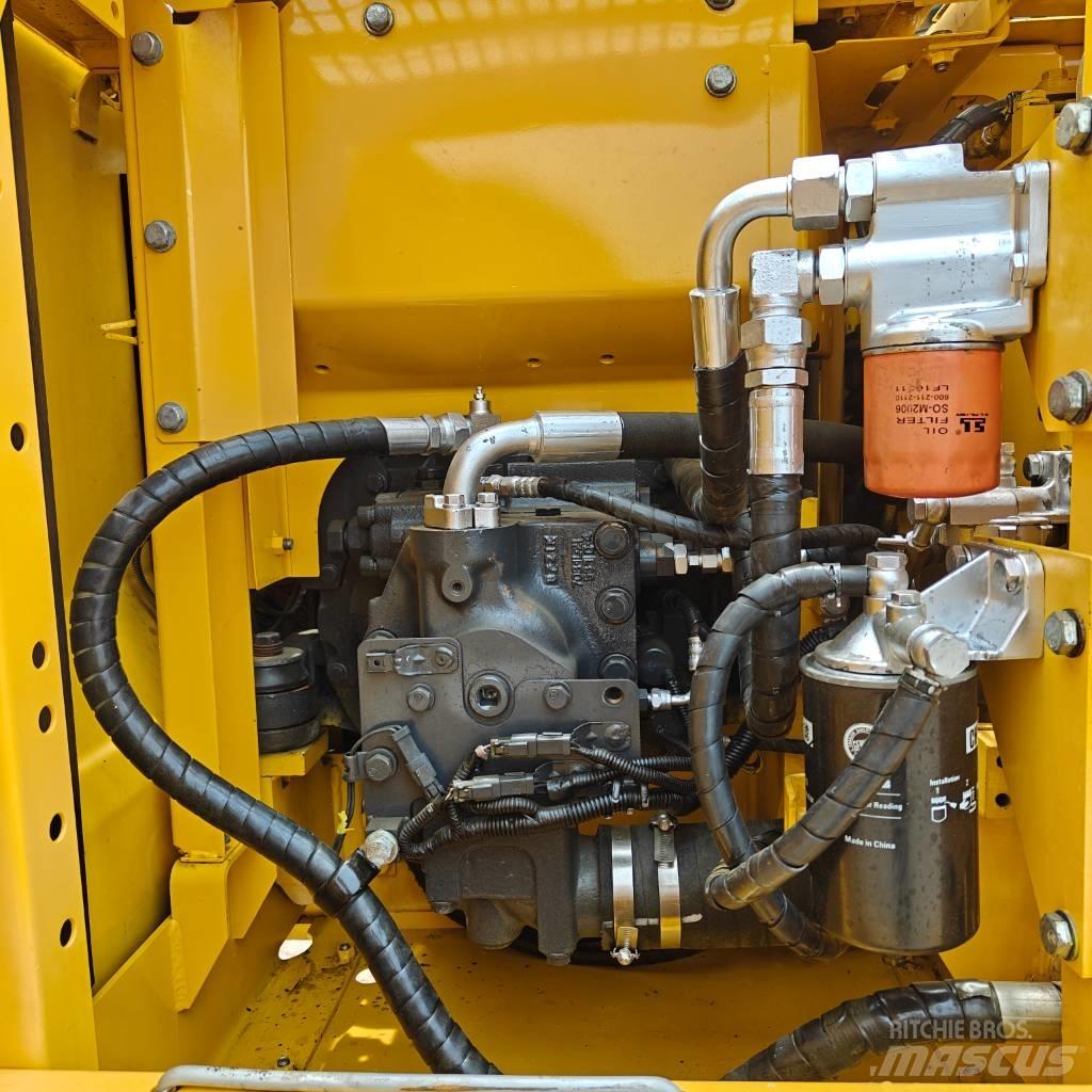 Komatsu 130-7 Excavatoare pe șenile
