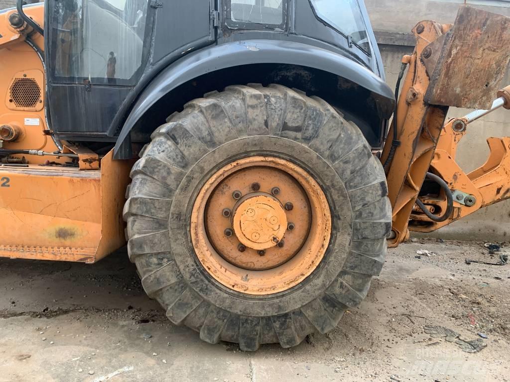 CASE 580 M Incarcator pe pneuri