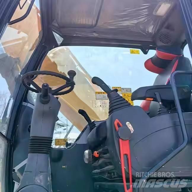 Hyundai 210WVS Excavatoare cu roti