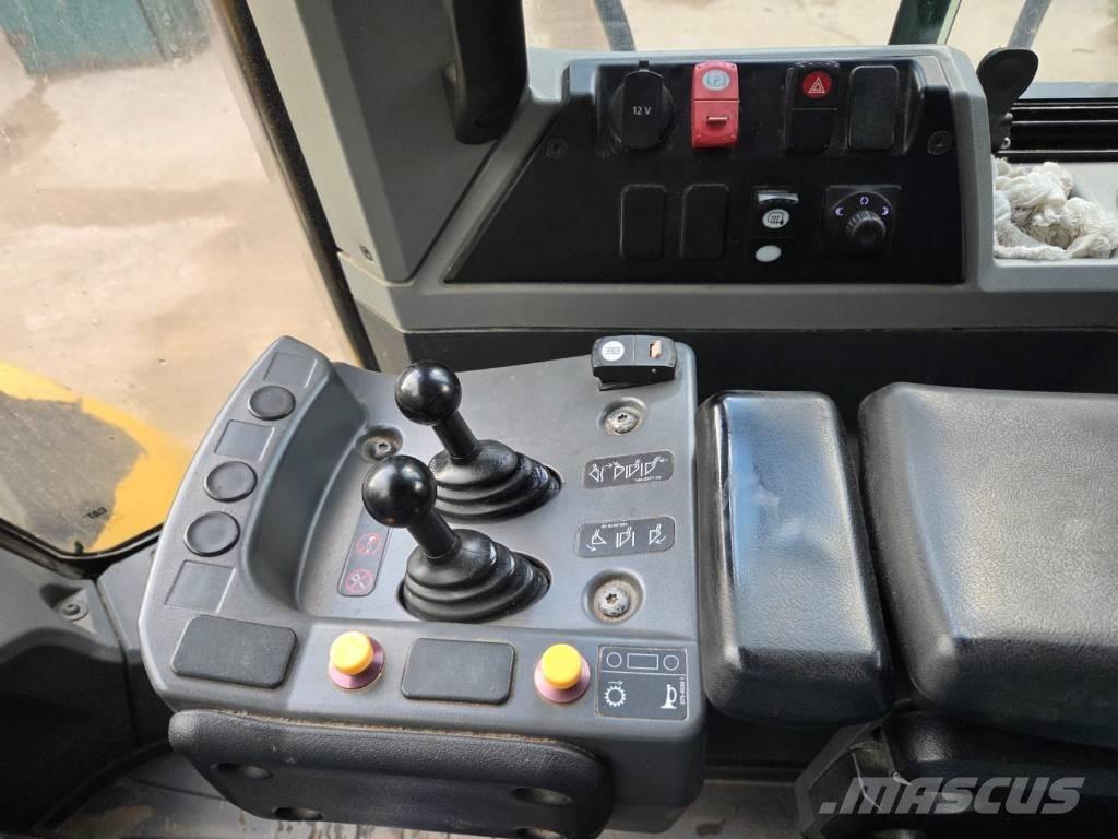 CAT 962 M Incarcator pe pneuri