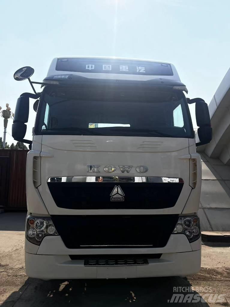 Sinotruk T7H Autotractoare