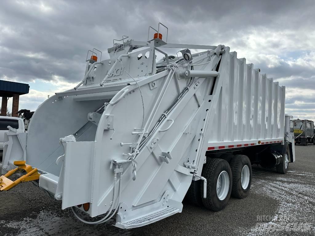 Mack LE613 Camion de deseuri