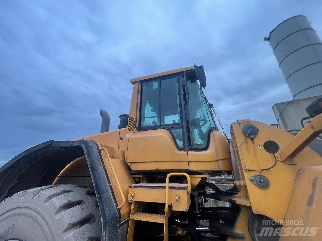 Volvo L 180 F Incarcator pe pneuri