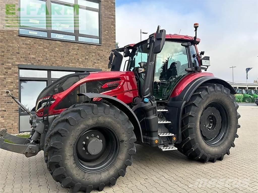 Valtra q265 Tractoare
