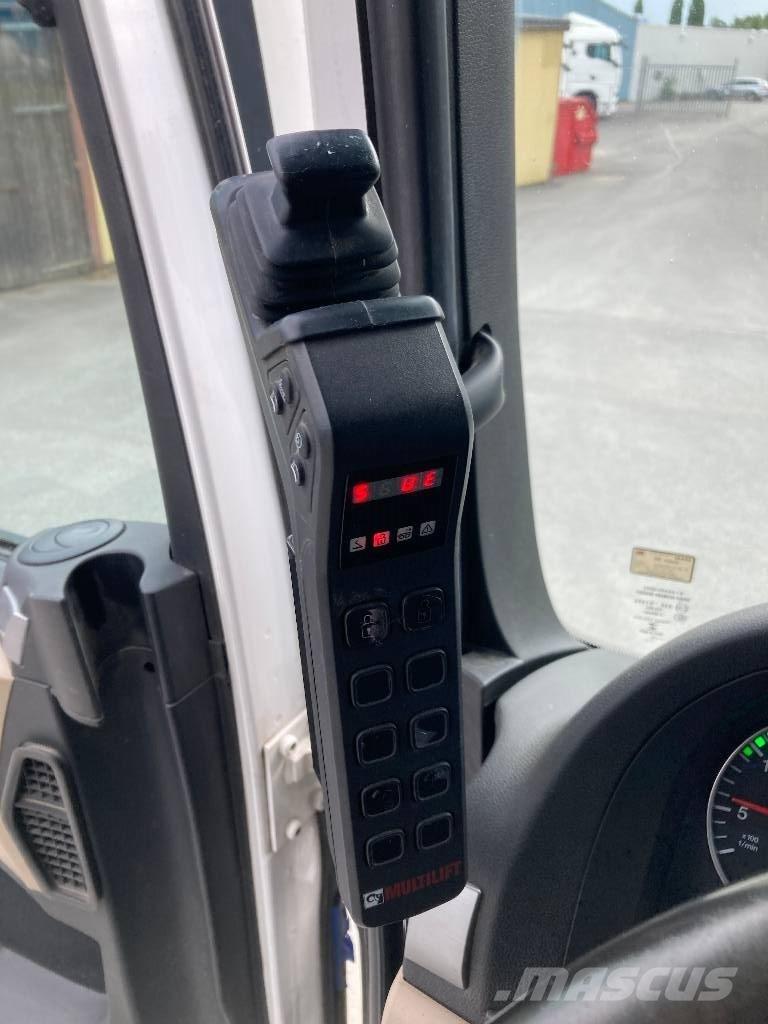 MAN TGX 26.500 6X2 Camion cu carlig de ridicare