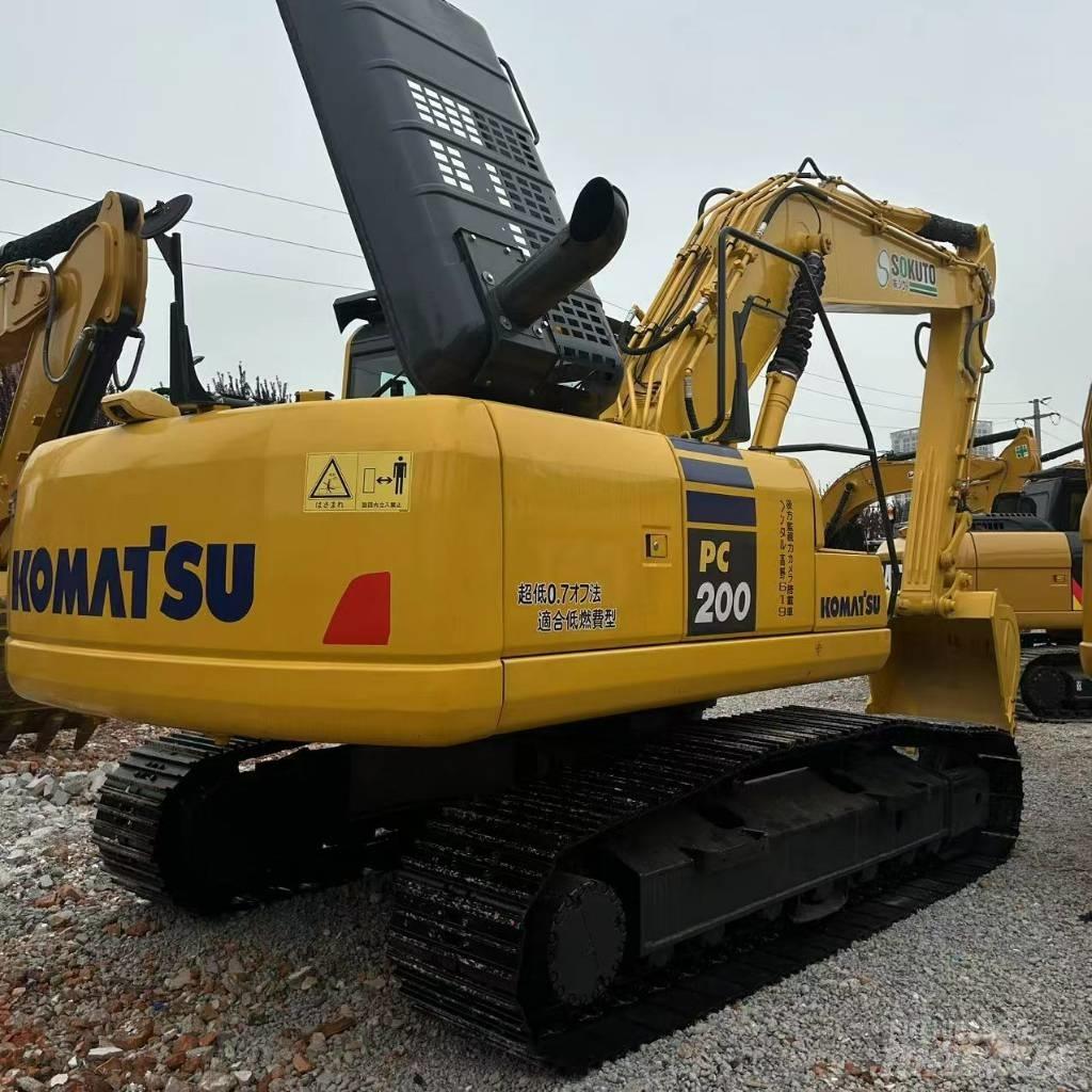 Komatsu 200-8 Excavatoare pe șenile
