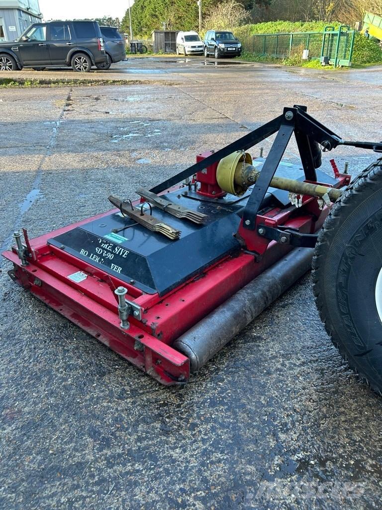 Progressive SDR-90 Mounted and trailed mowers