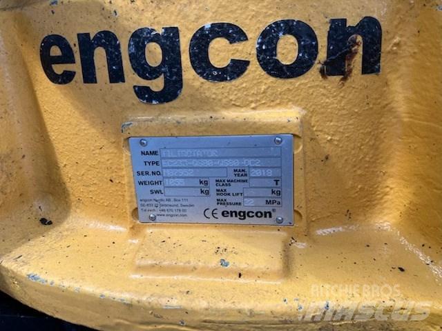 CAT 330 Excavatoare pe șenile
